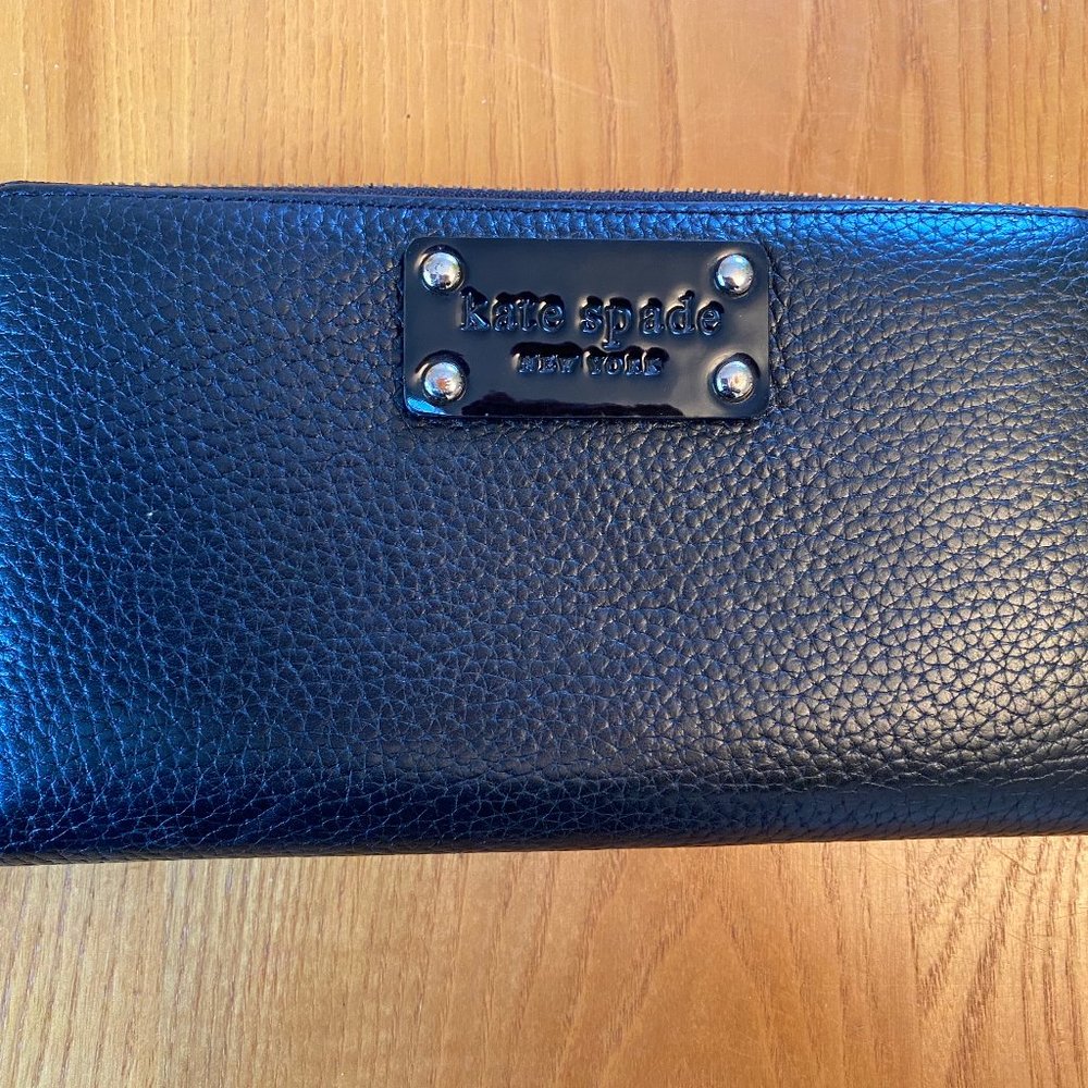 Authentic KATE SPADE Zip-Around 3 Compartment Wallet